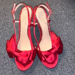 Jewel Badgley Mischka Heels